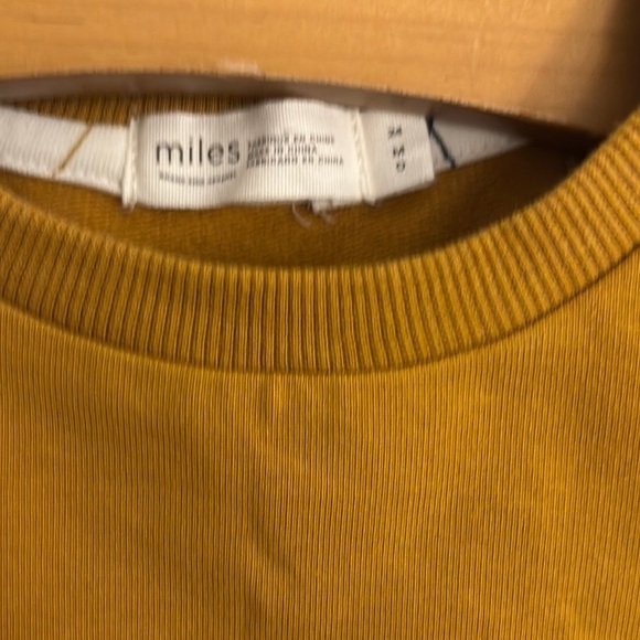 Yellow Long Sleeve Crew Neck Casual Top - Picture 3 of 3
